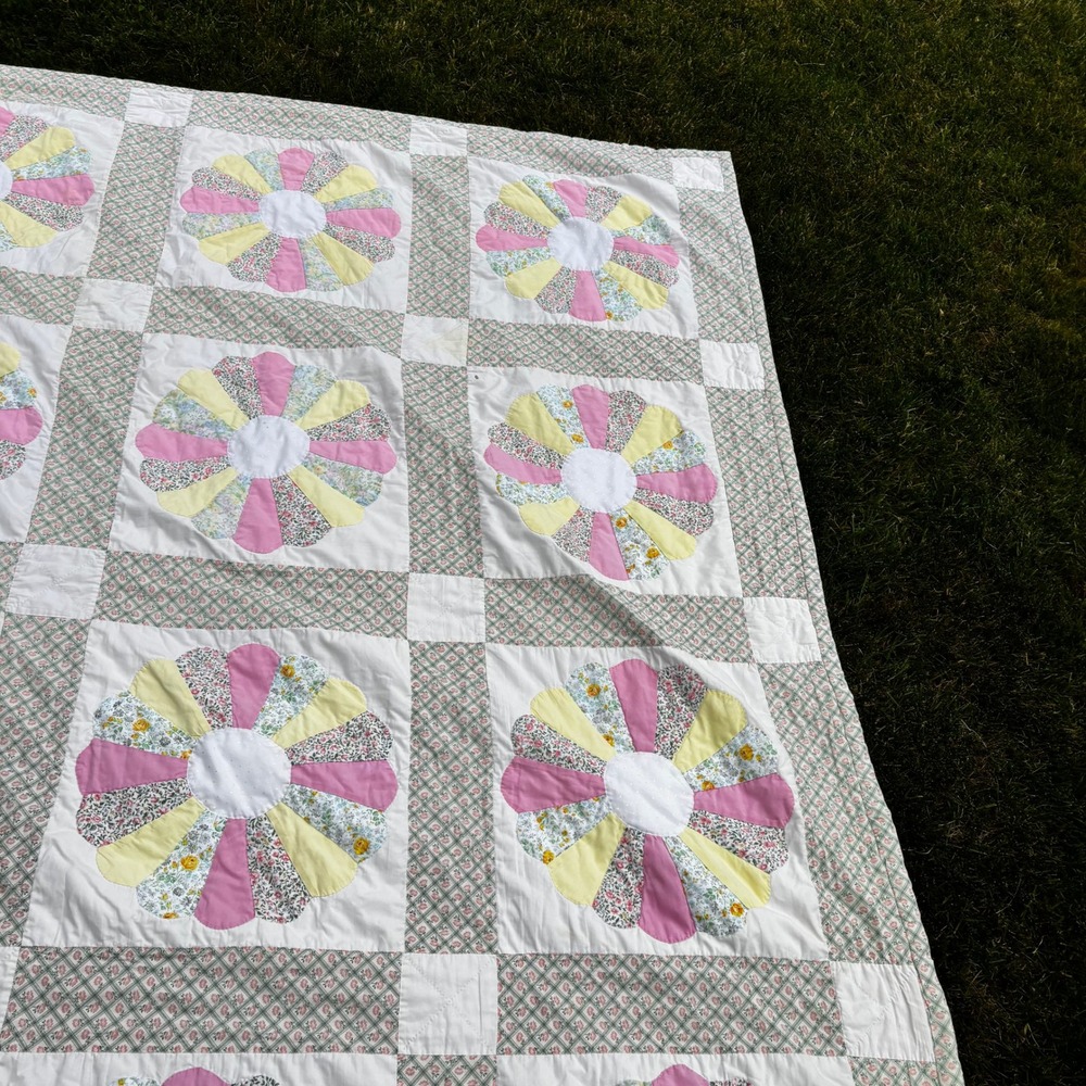 Antique Dresden Plate Hand Sewn Quilt Vintage Floral Pink Yellow Green 101x83 - Picture 4 of 13